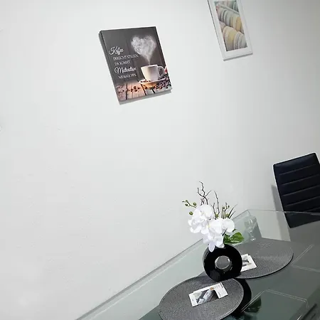 Stellas Monteurwohnungen Appartamento *